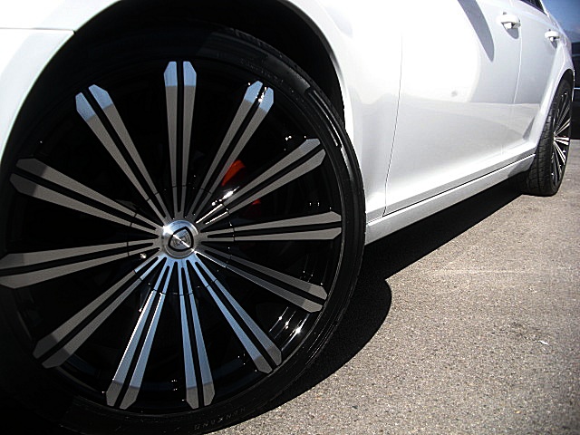 13Chry300white/25a14.JPG