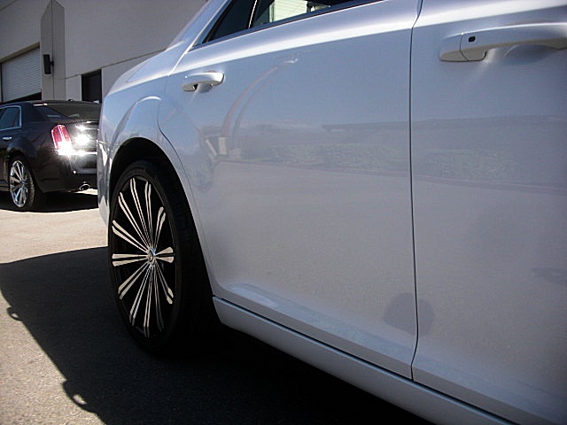 13Chry300white/25a14.JPG