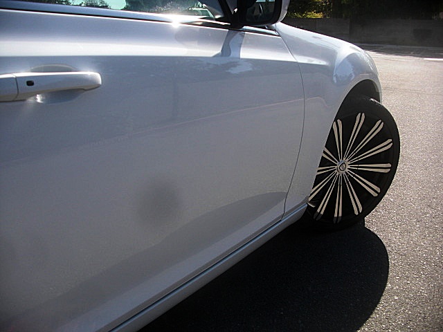 13Chry300white/25a64.JPG
