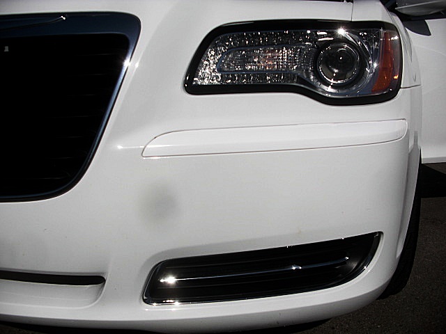 13Chry300white/25a64.JPG