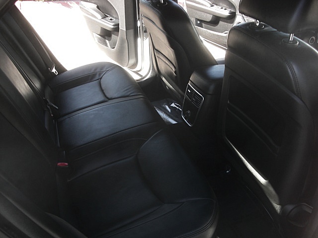 13Chry300white/25a64.JPG