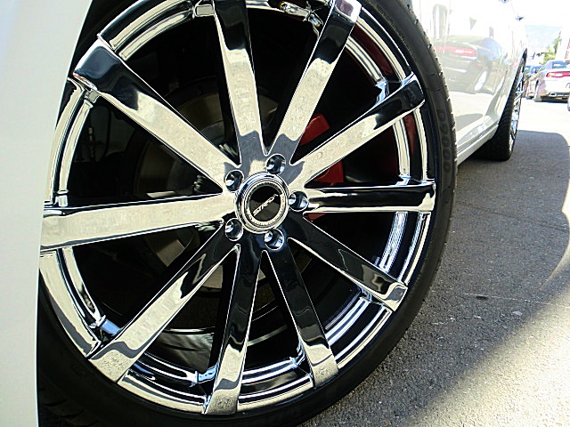 13Chry300white/26a27.JPG