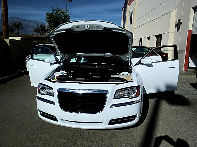 13Chry300white/26a30.JPG