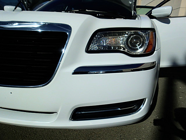 13Chry300white/26a30.JPG