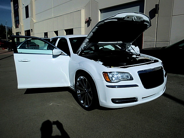 13Chry300white/26a30.JPG