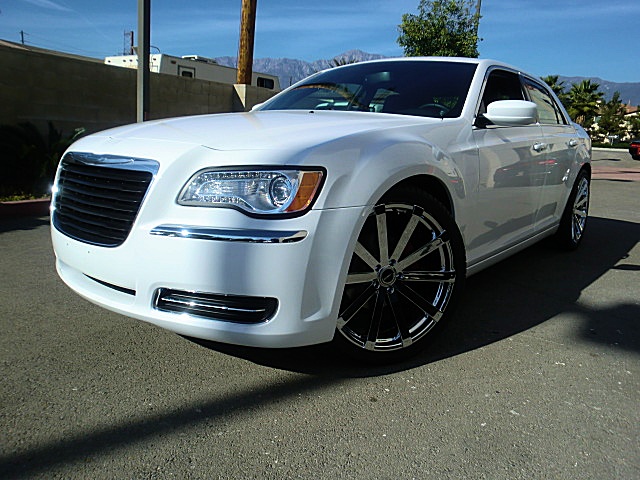 13Chry300white/26a30.JPG