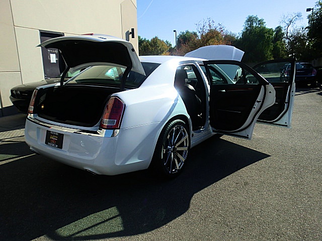 13Chry300white/26a30.JPG