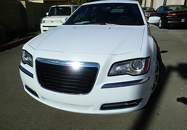 13Chry300white/26a30.JPG
