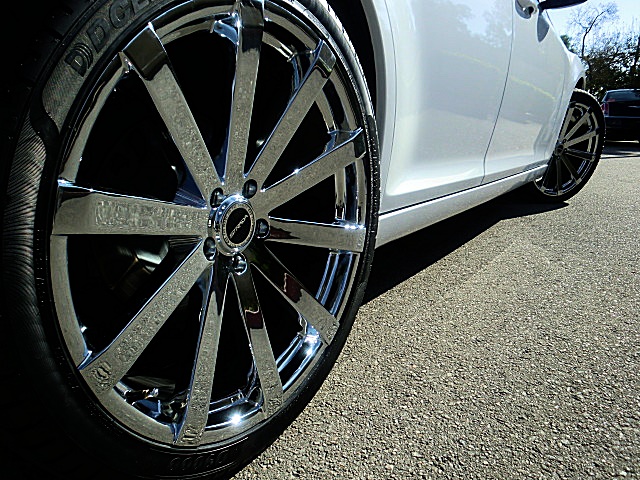 13Chry300white/26a27.JPG