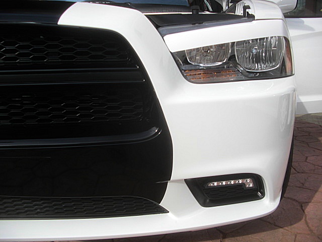 13chargerWhitSRT/26a31.JPG