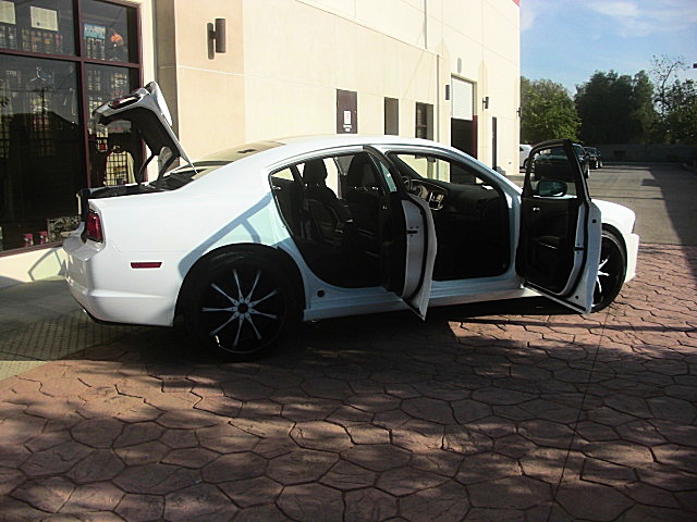 13chargerWhitSRT/26a22.JPG