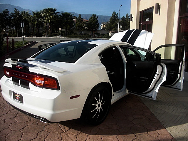 13chargerWhitSRT/26a22.JPG