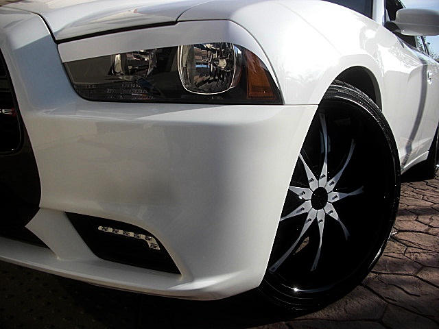 13chargerWhitSRT/26a31.JPG