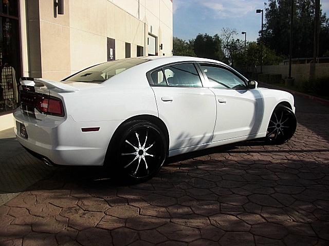 13chargerWhitSRT/26a22.JPG
