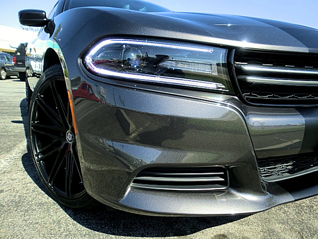 15ChargerDkGray/10a41.JPG