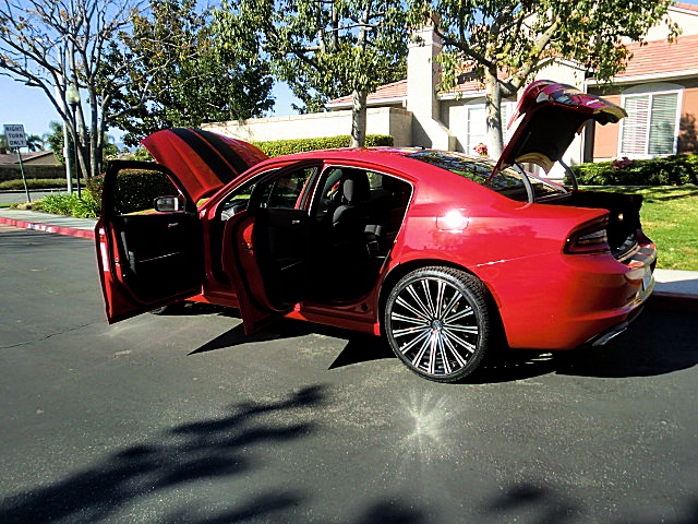 15ChargerRed/20a25.JPG