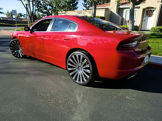 15ChargerRed/20a25.JPG