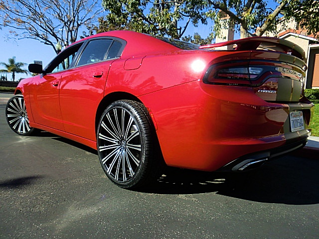 15ChargerRed/20a25.JPG
