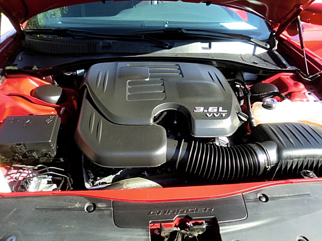 15ChargerRed/20a24.JPG