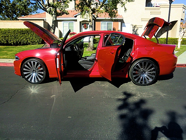15ChargerRed/20a25.JPG