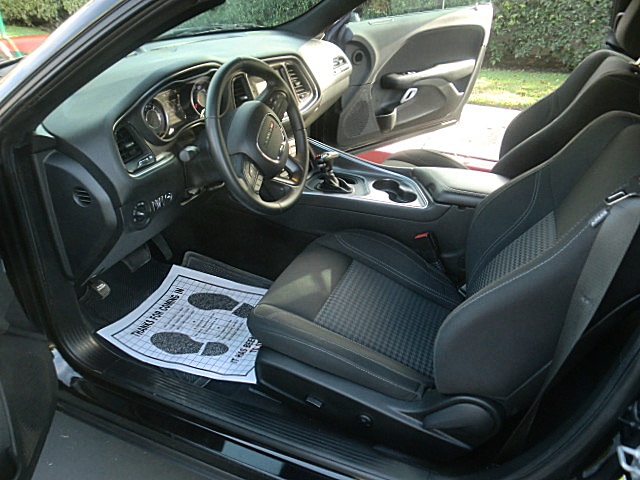 15challengerBlK/20a77.JPG