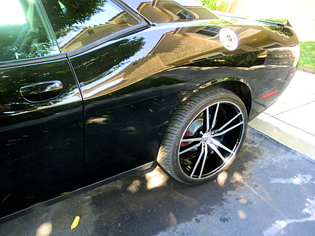 15challengerBlK/24a13.JPG