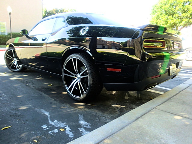 15challengerBlK/24a14.JPG