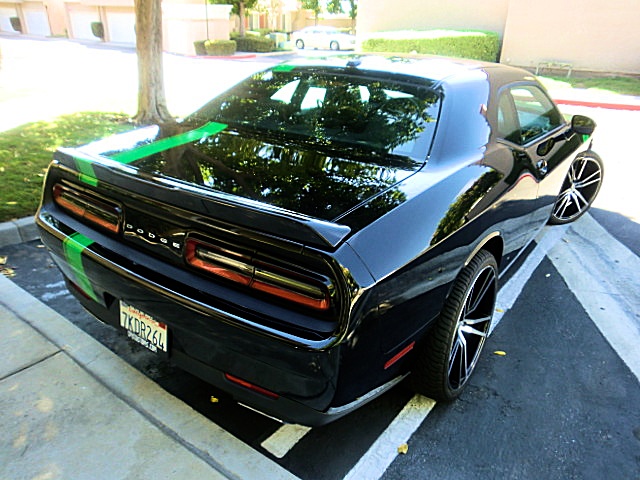 15challengerBlK/24a13.JPG