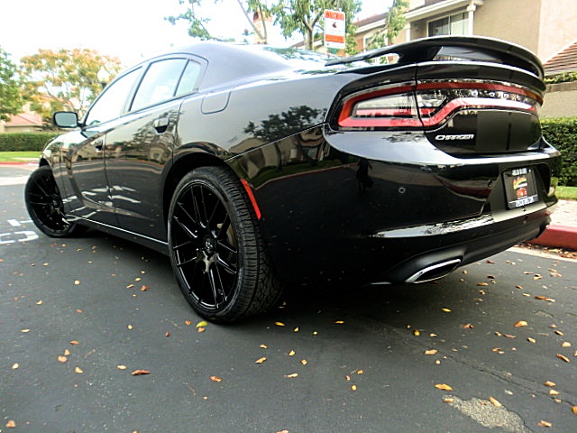 15chargerBlK/21a93.JPG