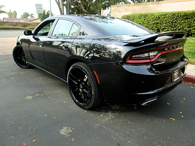 15chargerBlK/21a93.JPG