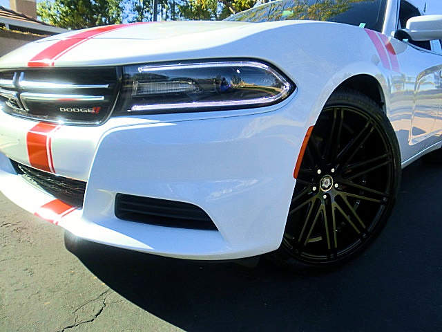 15chargerWhite/20a33.JPG