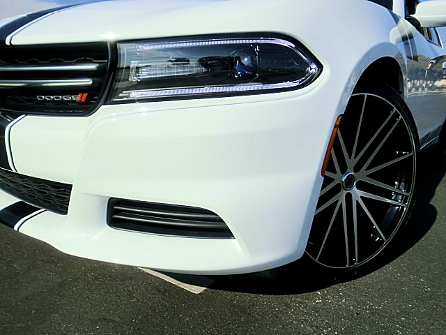 15chargerWhite/2aaaa65.JPG
