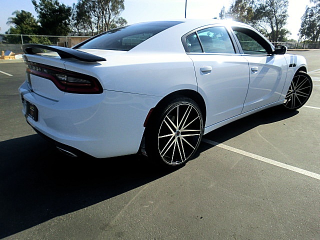 15chargerWhite/2aaaa91.JPG