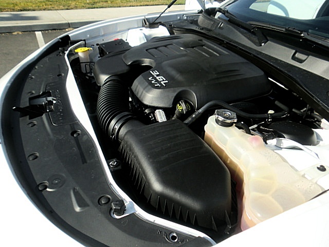 15chargerWhite/2aaaa65.JPG