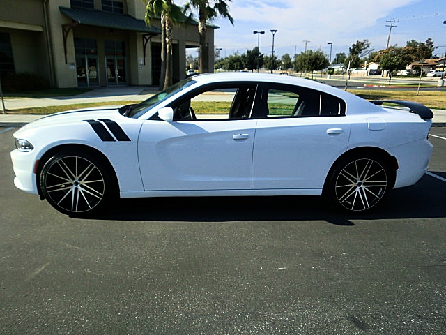 15chargerWhite/2aaaa91.JPG