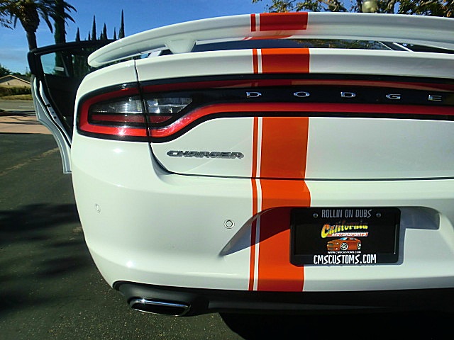 15chargerWhite/9.JPG