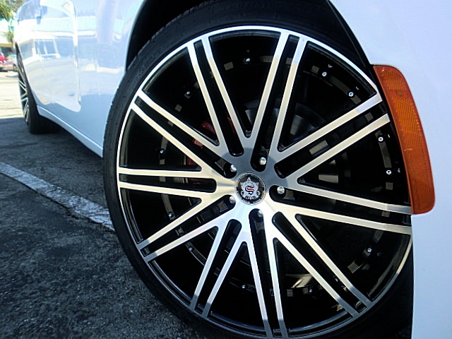15chargerWhite/Charger16WhiteSE18.JPG