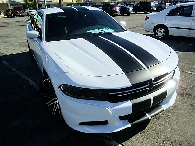 15chargerWhite/Charger16WhiteSE25.JPG
