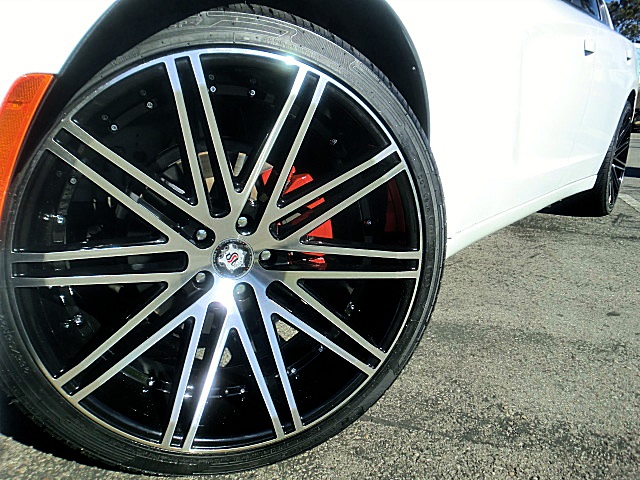 15chargerWhite/Charger16WhiteSE18.JPG
