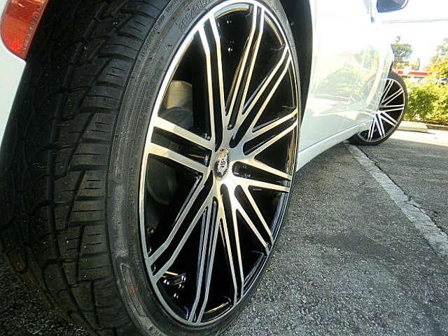 15chargerWhite/Charger16WhiteSE18.JPG