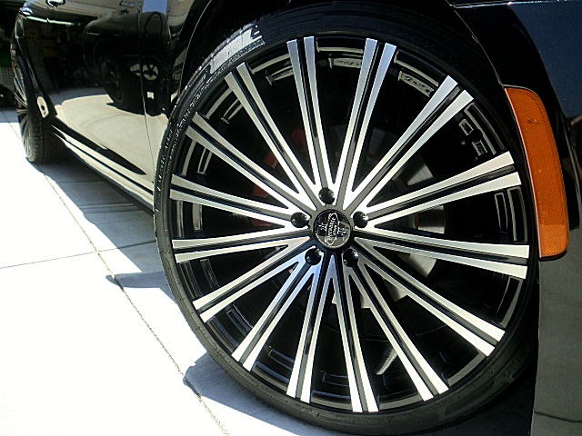15chrysler300V8/Chrysler300CBlk17.JPG