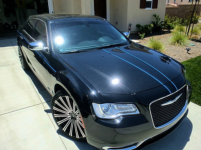 15chrysler300V8/Chrysler300CBlk27.JPG