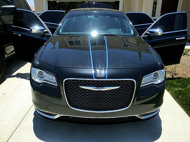 15chrysler300V8/Chrysler300CBlk27.JPG