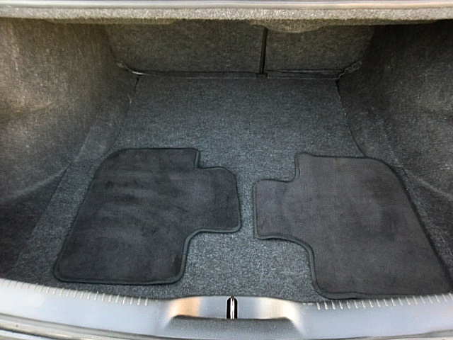 15chrysler300V8/Chrysler300CBlk50.JPG