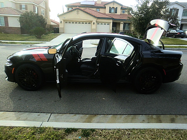 16ChargerHellCatLookBlk/11a38.JPG
