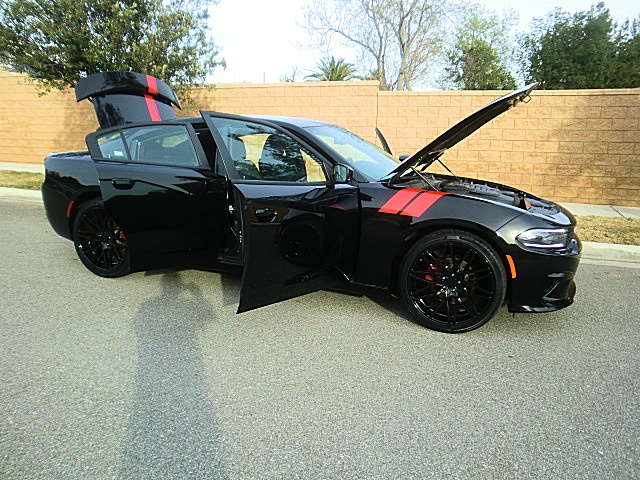 16ChargerHellCatLookBlk/11a38.JPG