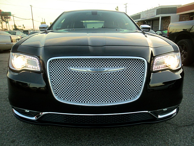 16blk300C/Chrysler300C16Blk23.JPG