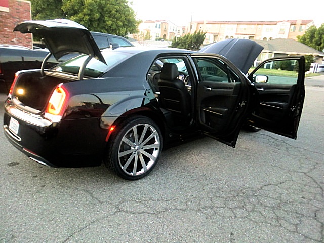 16blk300C/Chrysler300C16Blk23.JPG
