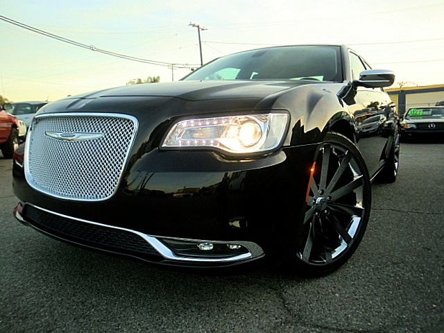 16blk300C/Chrysler300C16Blk12.JPG