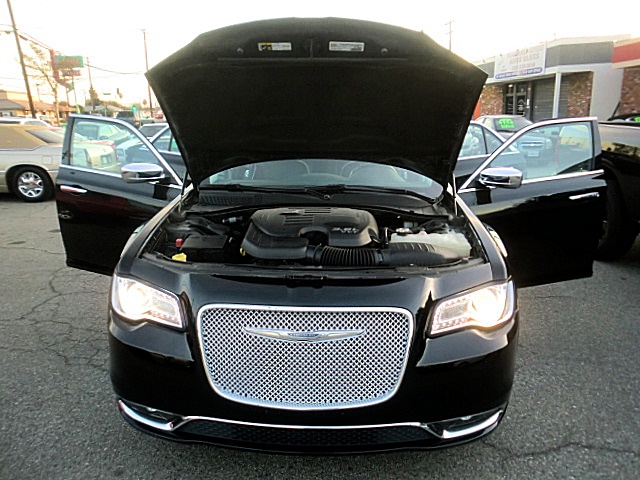 16blk300C/Chrysler300C16Blk6.JPG